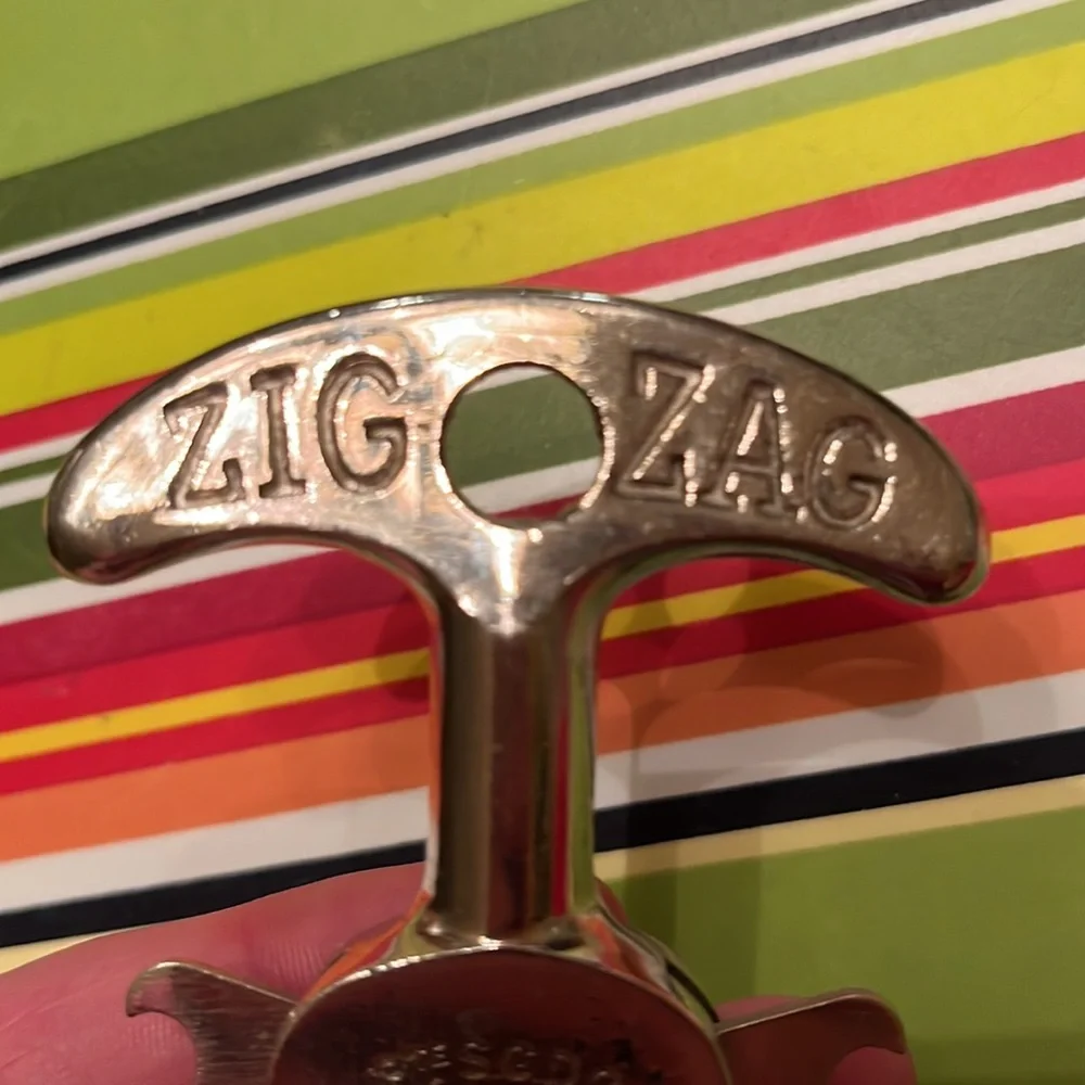VERY RARE Zig Zag France vintage expandable corkscrew barware wine opener VGUC